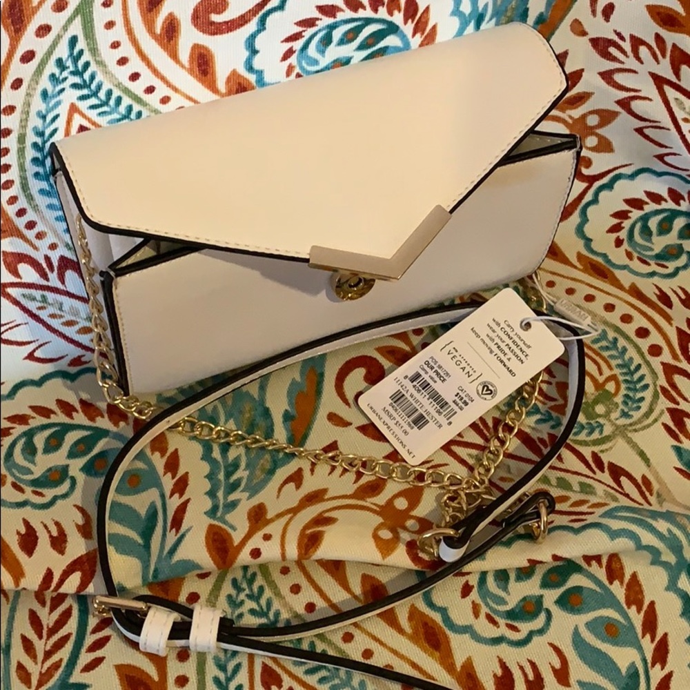 {NWT} URBAN EXPRESSIONS Crossbody (WHI/Gold Chain)